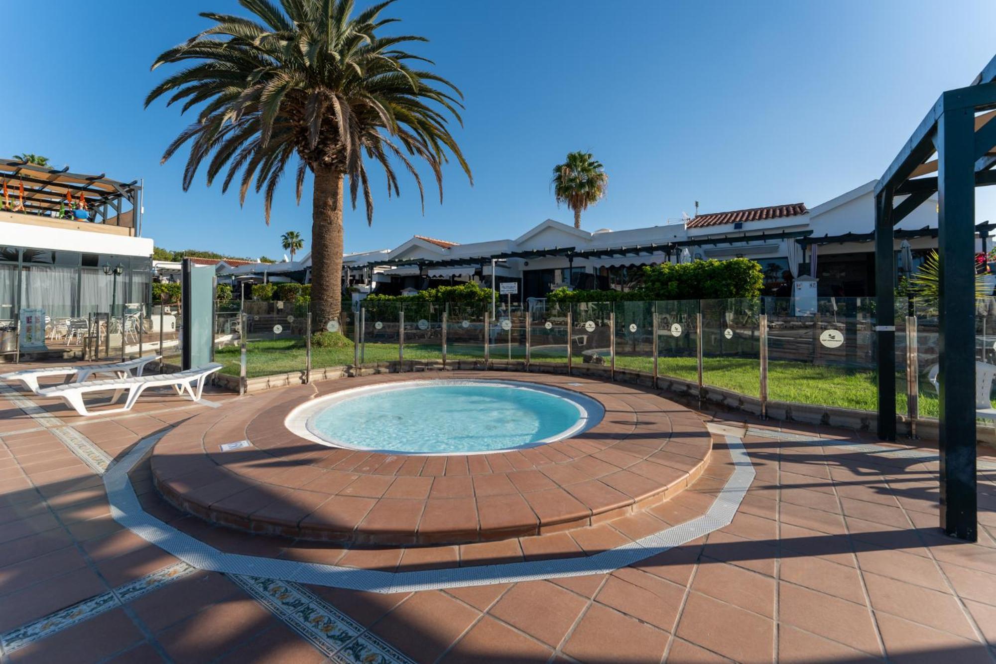 Luxury Poolside Holiday Home Маспаломас Екстериор снимка